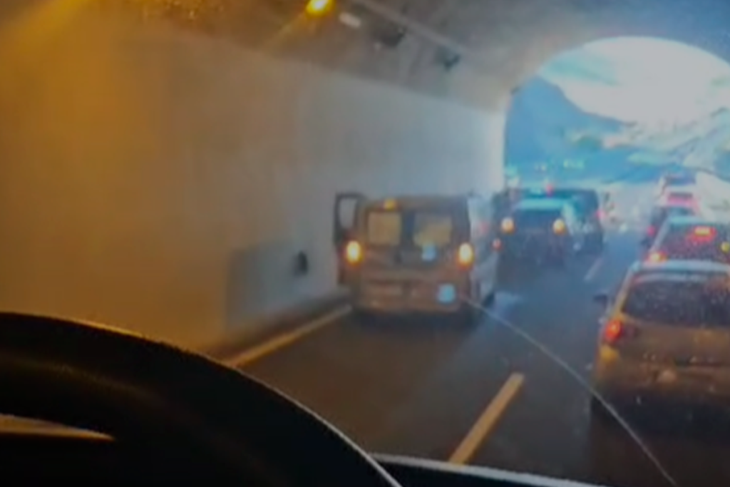 Accidente múltiple dentro de un túnel deja grandes retenciones en la autopista TF-1