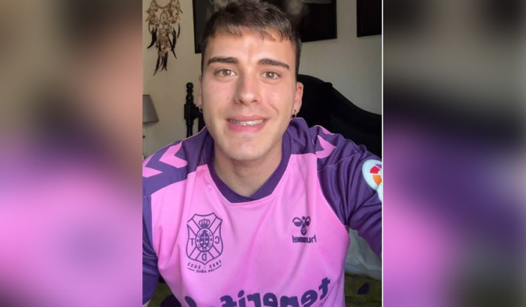 Un conocido influencer cuenta lo que le ocurrió por llevar una camiseta del CD Tenerife a clase: "No supe qué decir"