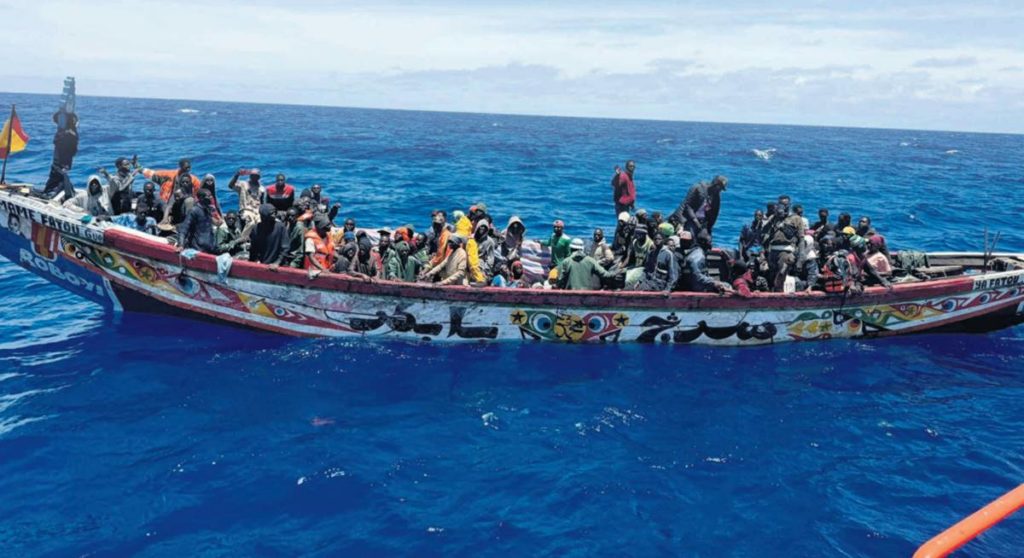 Jueves trágico en la Ruta Canaria: 677 rescatados, un fallecido y 12 desaparecidos