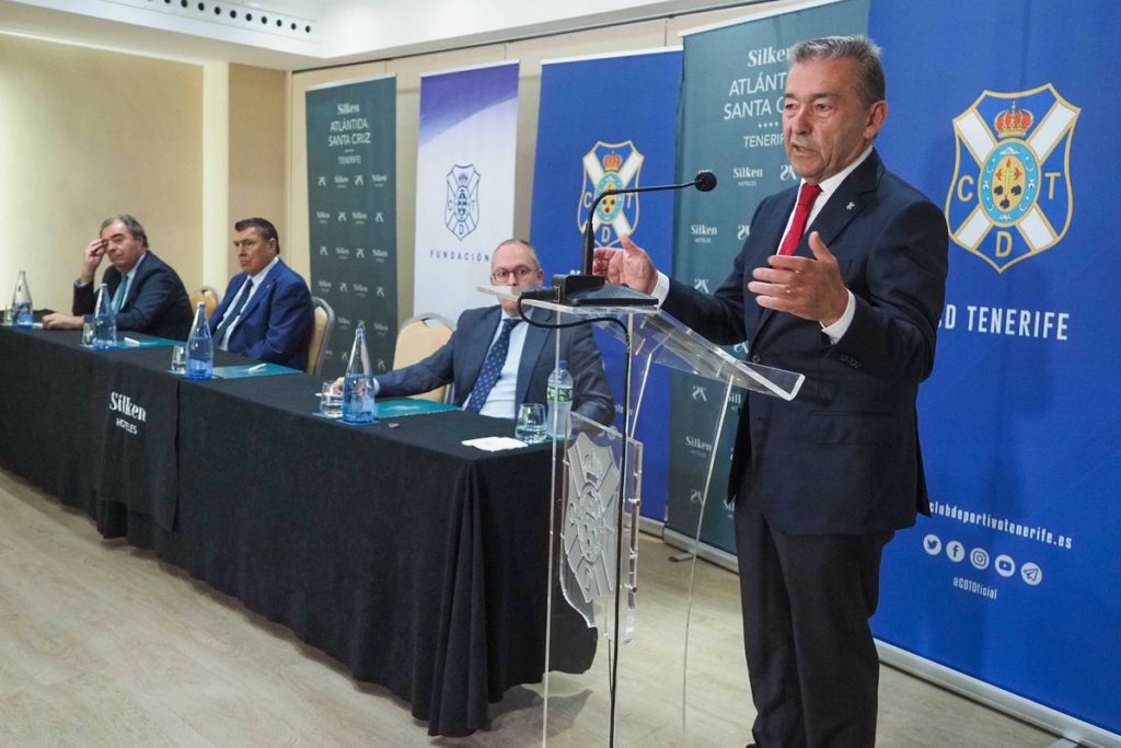 El presidente del Tenerife eludió valorar si el proceso judicial del empresario madrileño daña         la imagen del club blanquiazul. Sergio Méndez