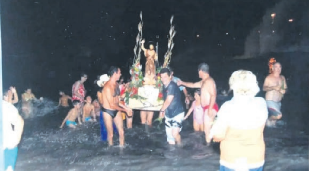 San Juanito: el santo que se baña en Los Cristianos en la Noche de San Juan