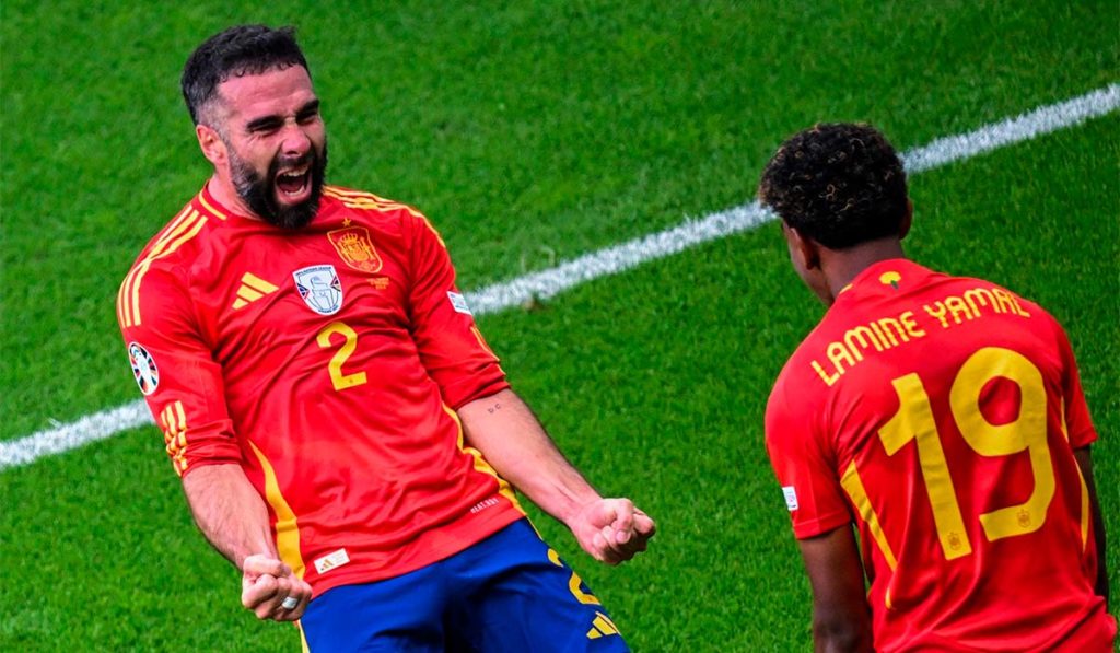 España golea a Croacia en su gran debut (3-0)
