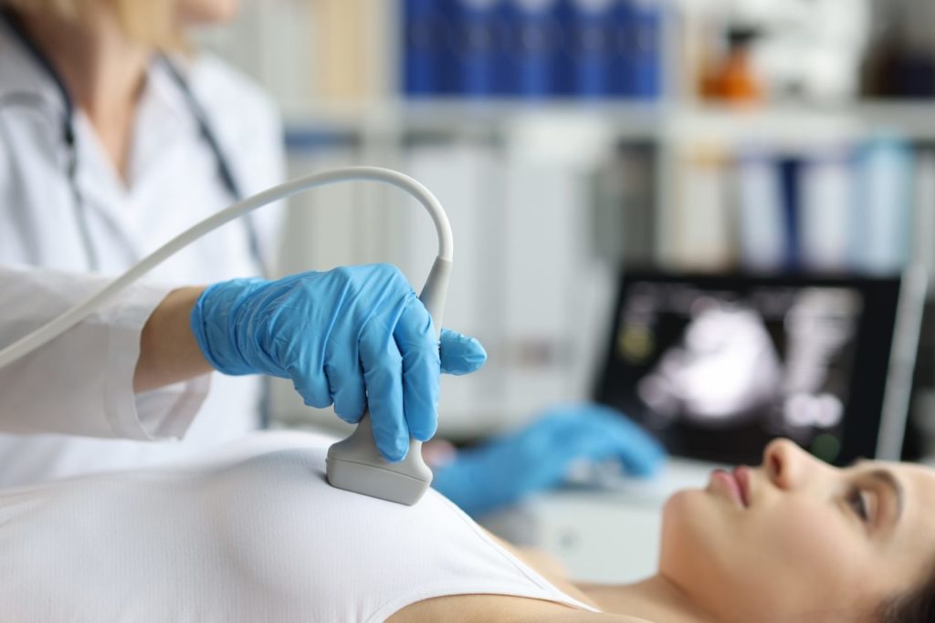 Variantes genéticas predicen, décadas antes, el riesgo de desarrollar cáncer de mama