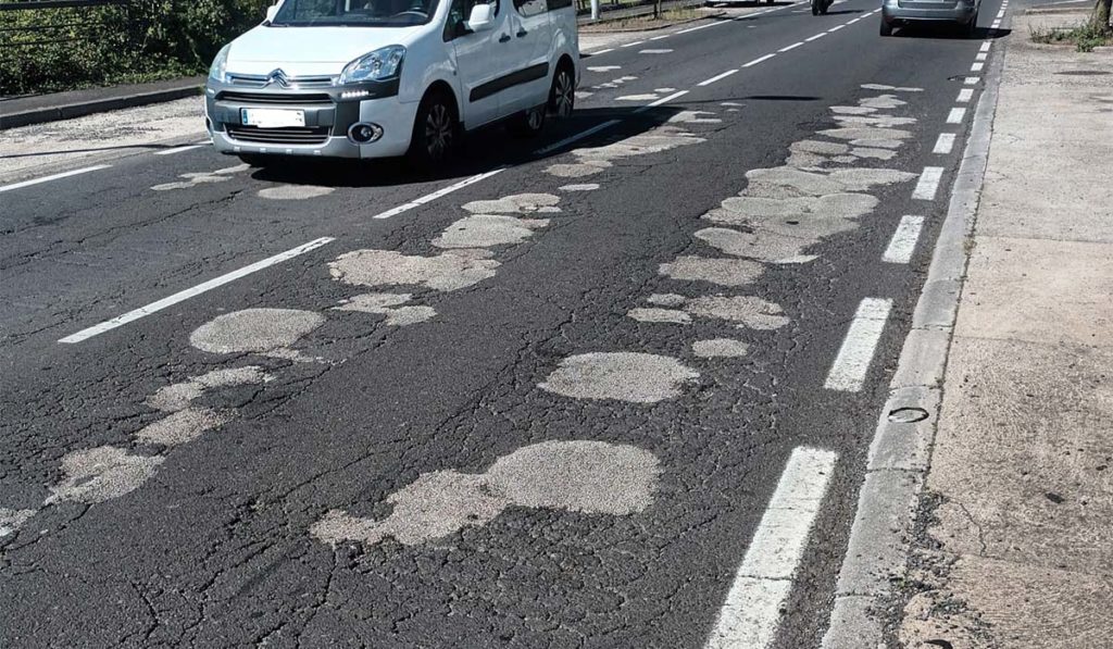 Denuncian el “lamentable” estado de la Vía de Ronda: “El arreglo con parches hace más peligrosa la circulación”