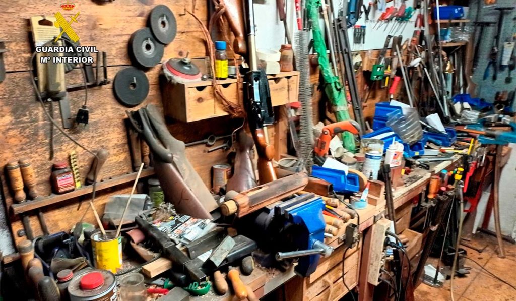 Desarticulan el mayor taller ilegal de armas de fuego en Canarias: esto es todo lo que encontraron
