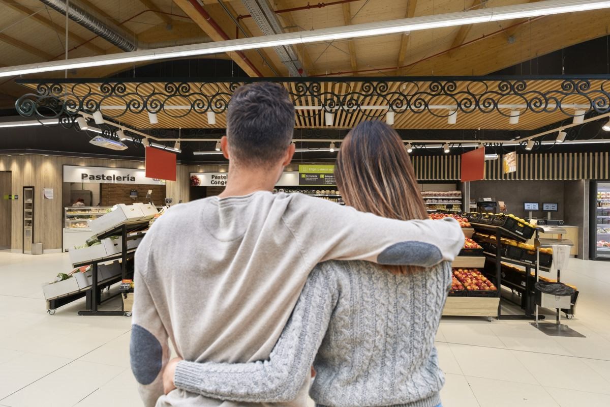 Hiperdino se suma a la moda de ligar en el supermercado y desvela su "hora mágica"