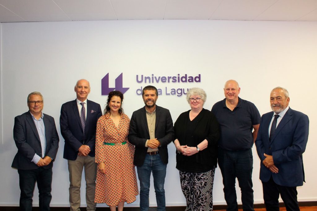 De izquierda a derecha: David Machado, José Luis Pais, Isabel León, Francisco García, Anja y Robert Verbeist y Agustín Castañeyra. DA