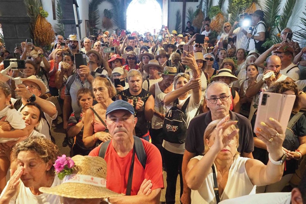 Güímar vive una Bajada multitudinaria. Sergio Méndez