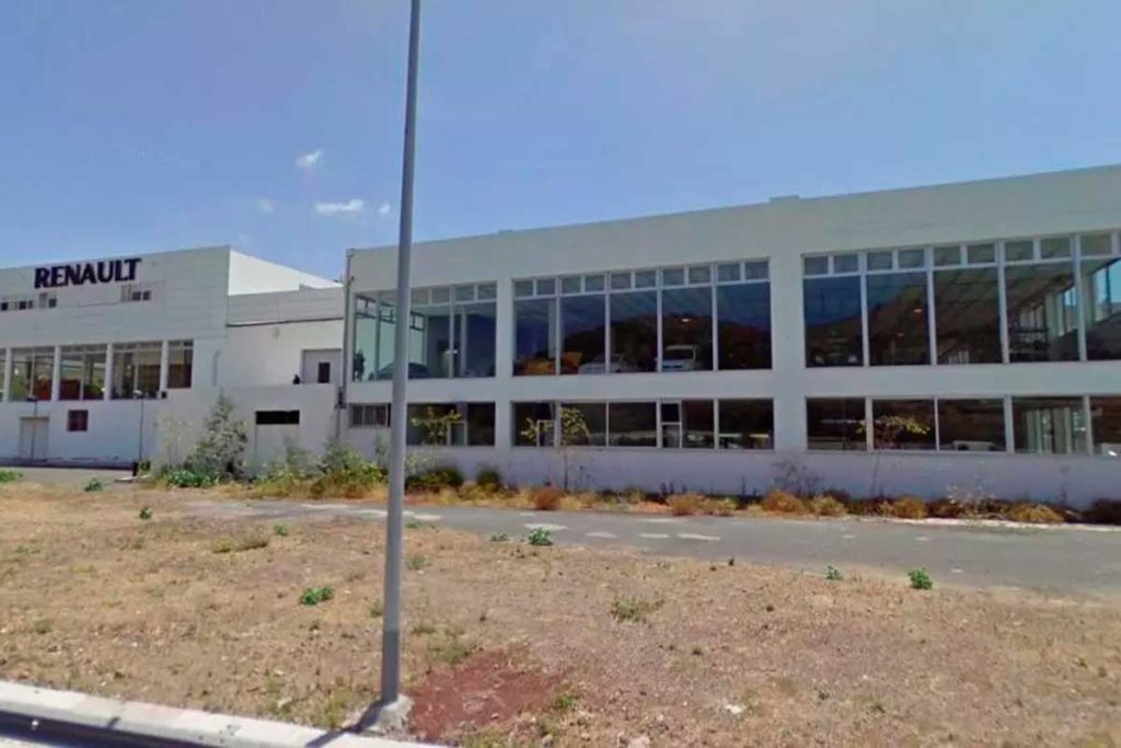 La Agencia del Medio precinta las obras en una nave de una empresa de coches en Tenerife por carecer de licencias