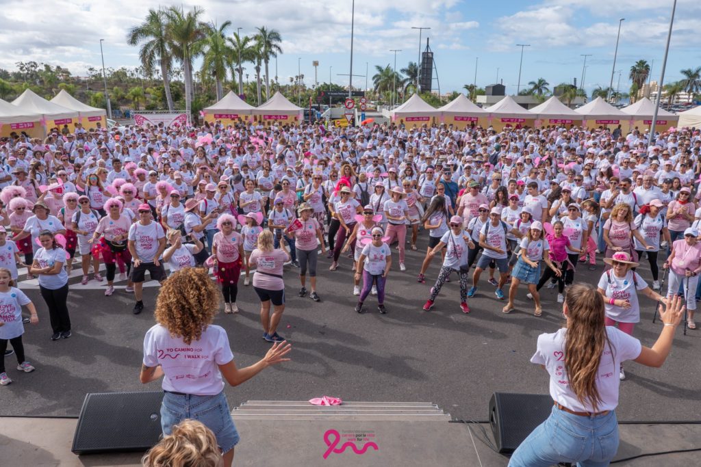 La Fundación Canaria Carrera por la Vida y Binter, unidas en la lucha contra el cáncer de mama