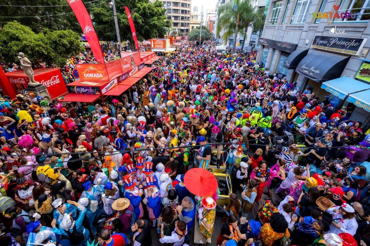 Santa Cruz de Tenerife presenta el cartel anunciador del Carnaval 2025 y organiza el primer baile