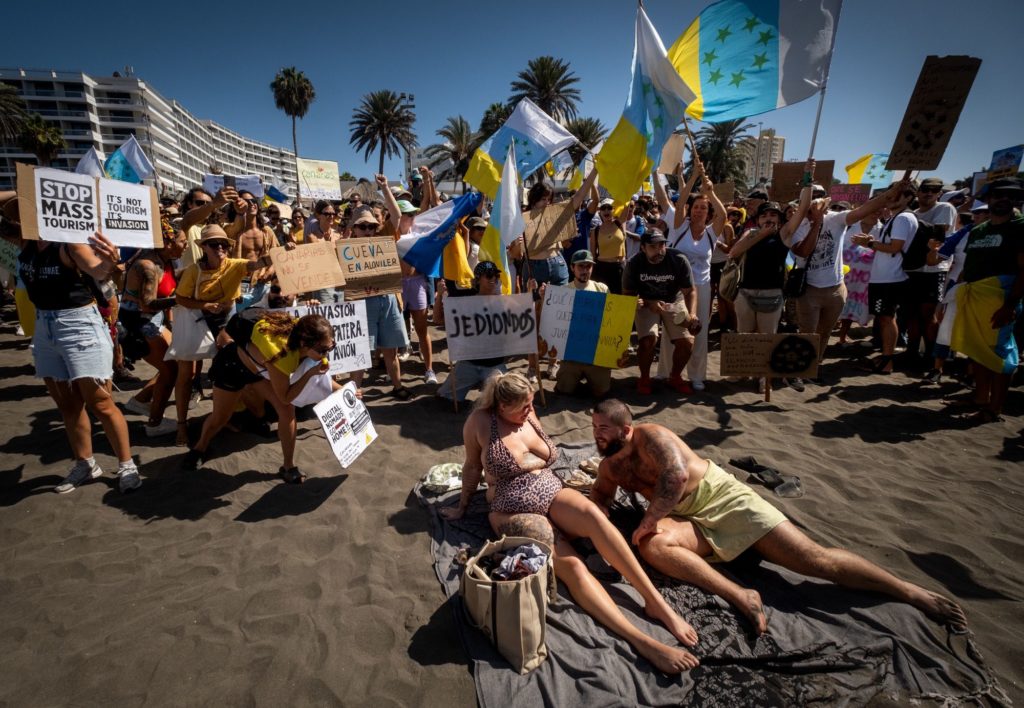 La historia de la 'polémica' foto de la manifestación de 'Canarias tiene un límite' en Tenerife