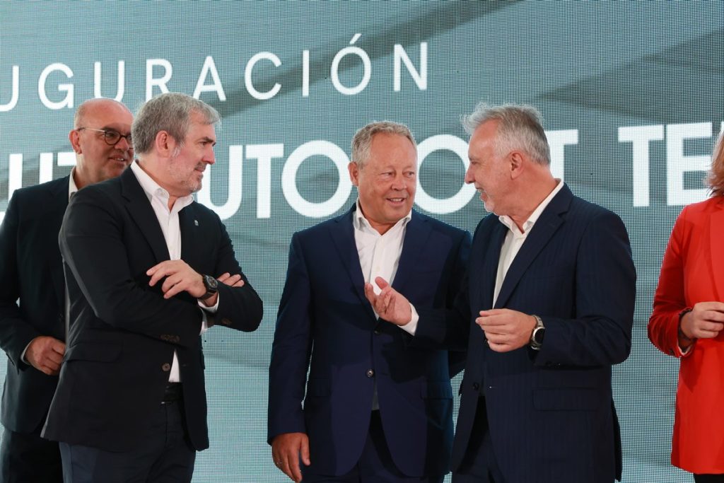 Clavijo espera una respuesta de Gobierno y PP al documento entregado para modificar la Ley de Extranjería