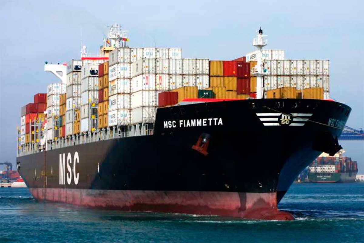 Rescatan a cuatro polizones que llegaron sobre el timón de un buque a Canarias