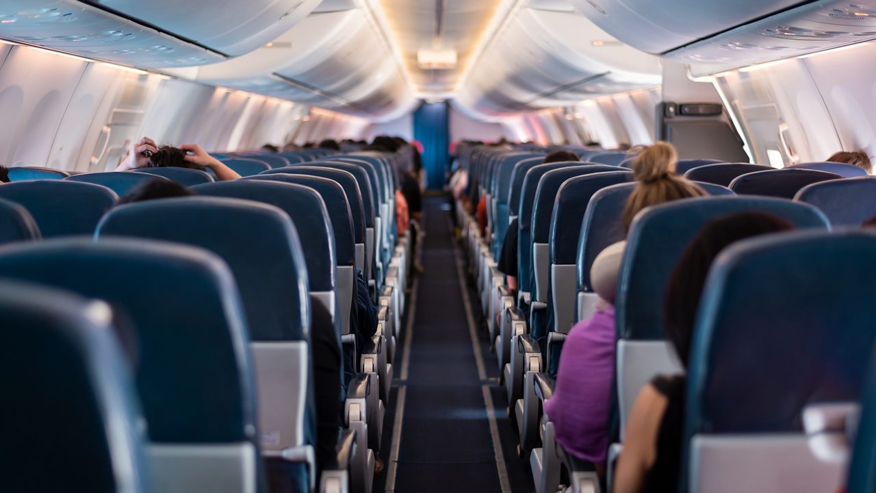 Alerta médica en pleno vuelo: un avión que salió de Canarias se desvía de urgencia