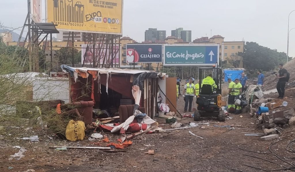Santa Cruz avanza en la retirada de las casetas del entorno del Pancho Camurria