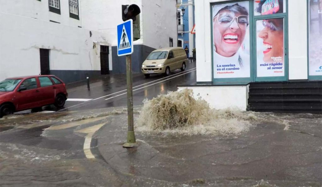 La lluvia se centra en La Palma en una jornada sin apenas incidentes