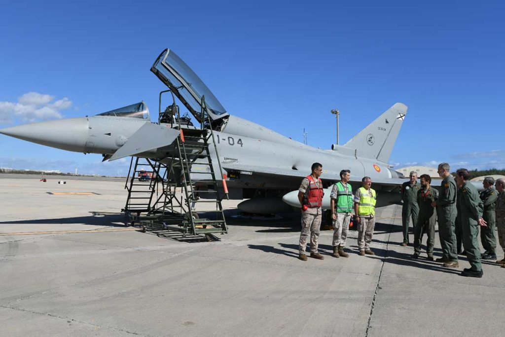 Una docena de organizaciones sociales rechaza las maniobras militares en Canarias