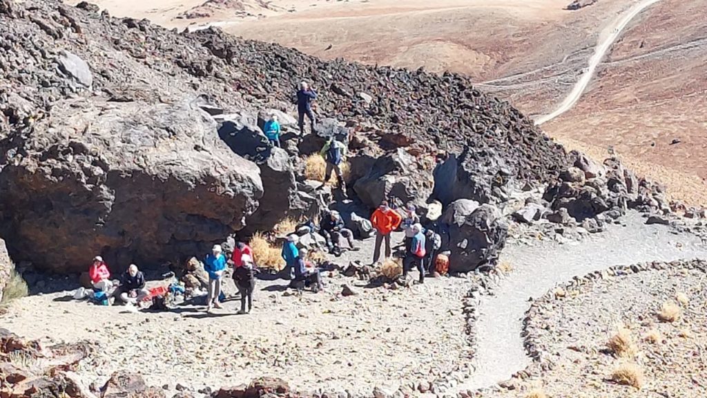 Uno de los grupos rescatados el pasado fin de semana en Las Cañadas del Teide. DA