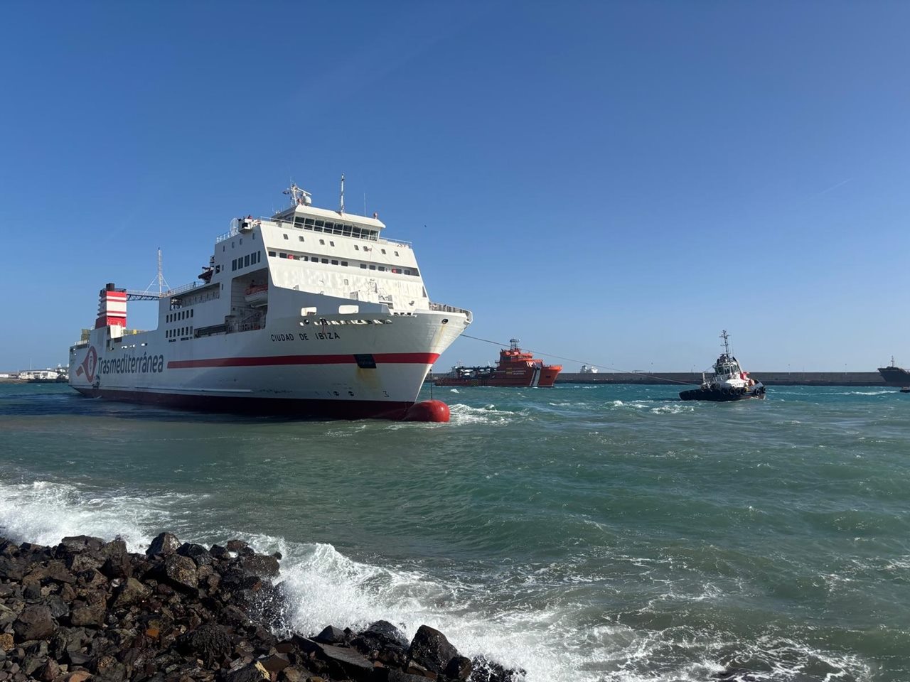 La versión oficial de Naviera Armas sobre el accidente de uno de sus ferris en Canarias