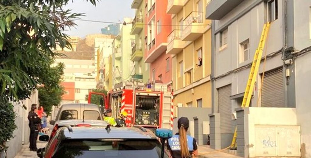Incendio en un edificio de Santa Cruz de Tenerife