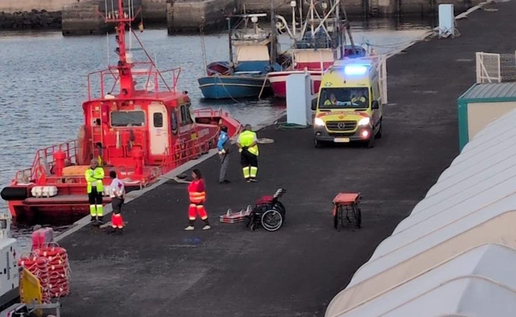 Llegan a las costas canarias 208 personas a bordo de tres embarcaciones. 112