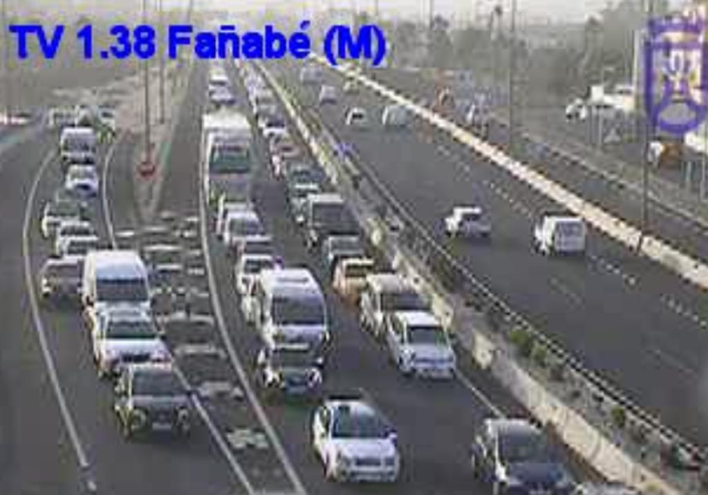 Colas kilométricas en la TF-1 por un accidente múltiple