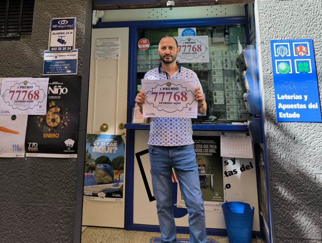 Llegar y besar el santo: el lotero de Tenerife que dio premios de la Lotería de Navidad en solo 4 meses