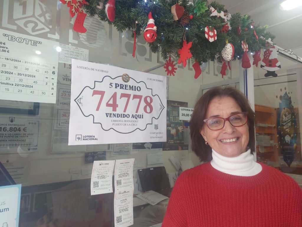 La 'librería de Yoya' reparte suerte por primera vez en la Lotería de Navidad