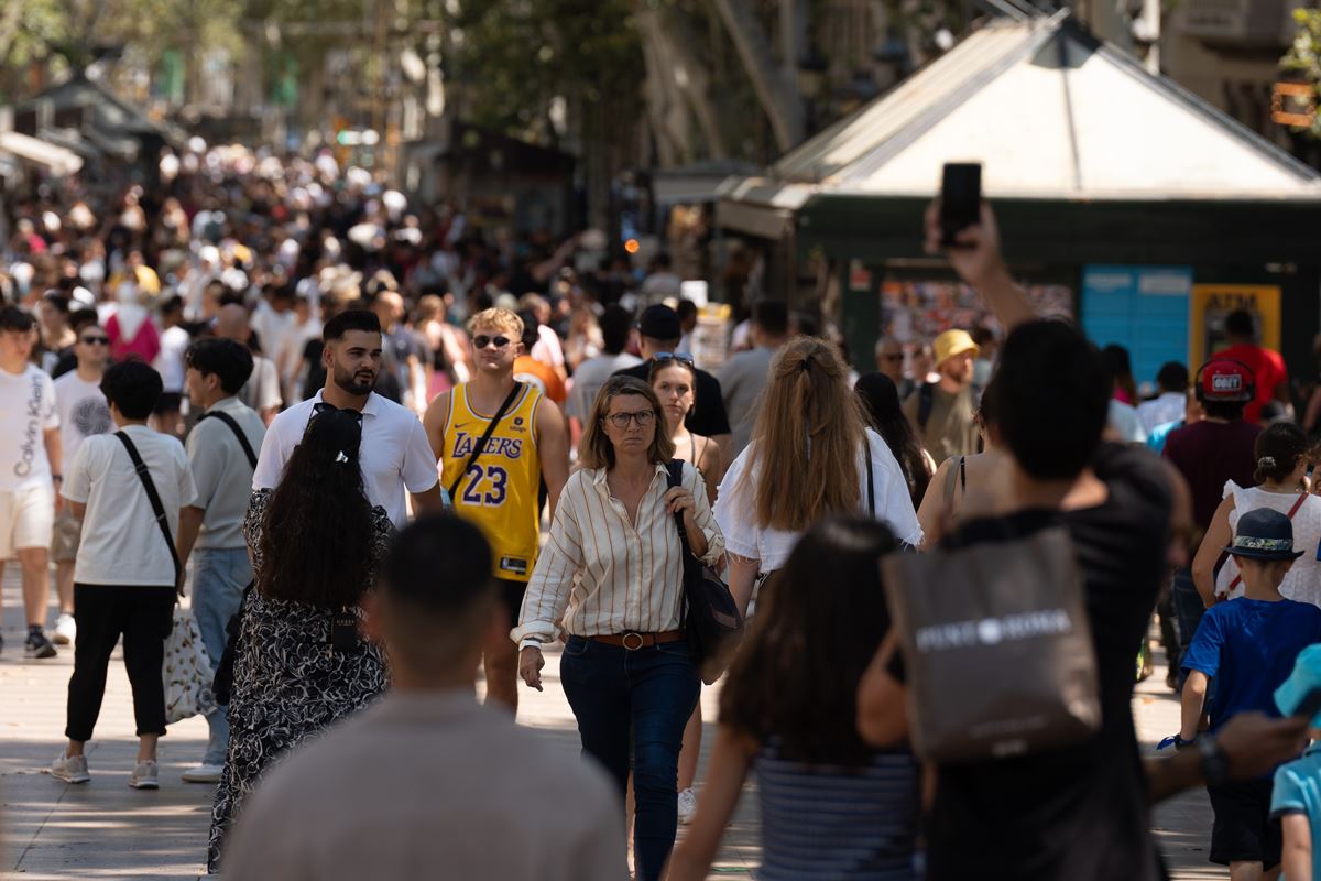 Canarias alcanza los 2,27 millones de habitantes, pero registra el menor crecimiento de España
