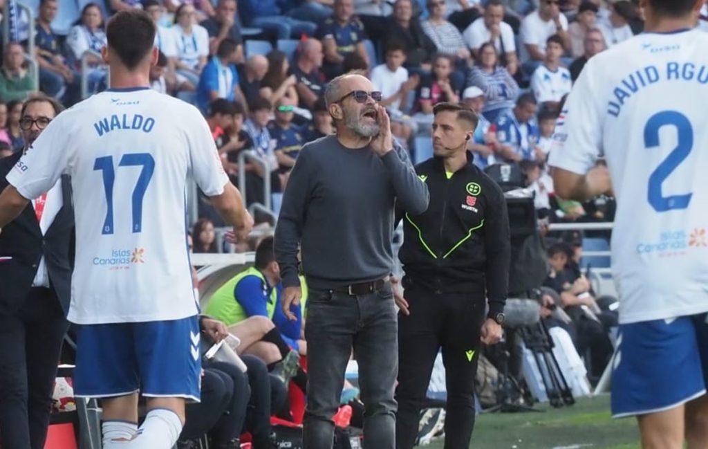 Álvaro Cervera confía en ganar los partidos aplazados para ver la situación "de otra manera"