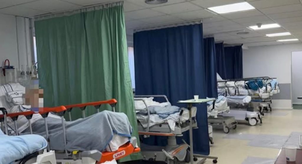 La 'desaparición' de camillas y enfermos en el HUC: nueva denuncia ante la precariedad sanitaria