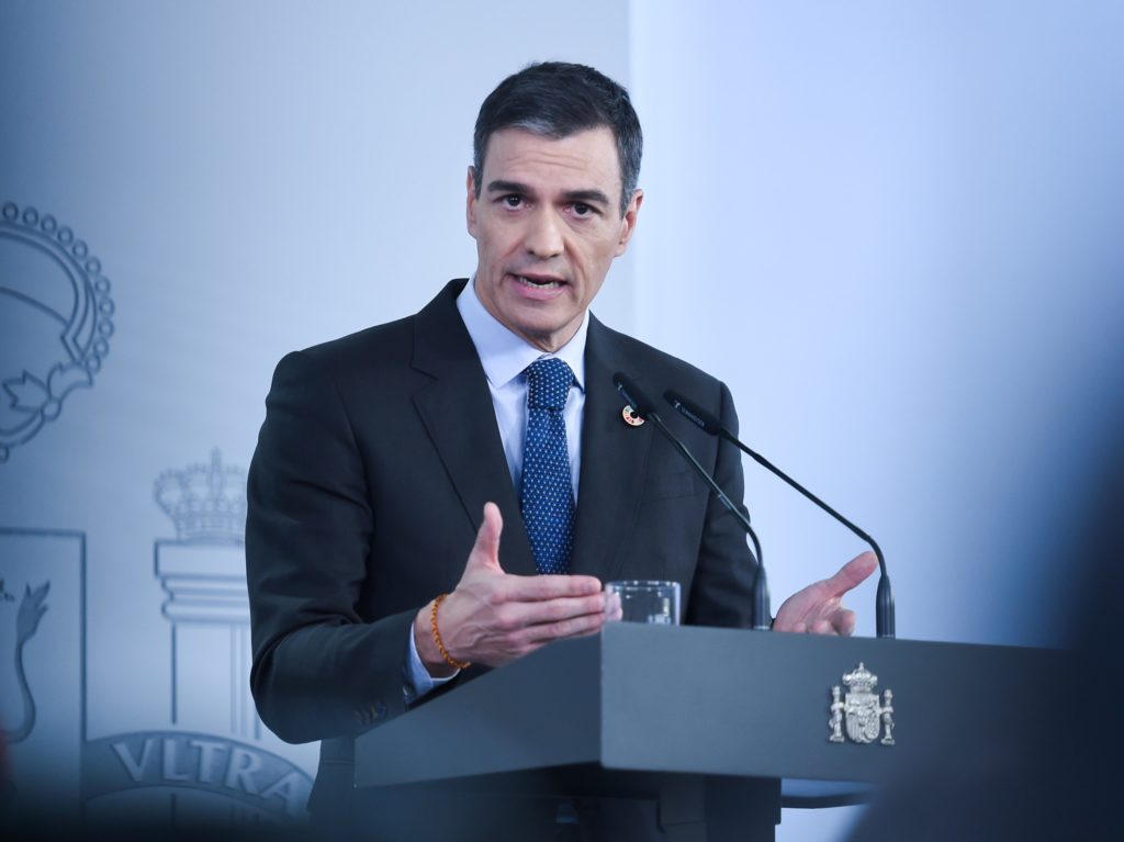 Ya ha entrado en vigor: el Gobierno obliga a los bancos a no expedir tarjetas de crédito y ampliar sin límite sin petición