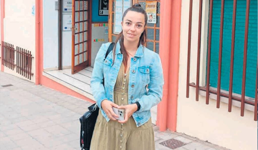 Suspenden cautelarmente el cese de Uxia García y volverá a dar clases