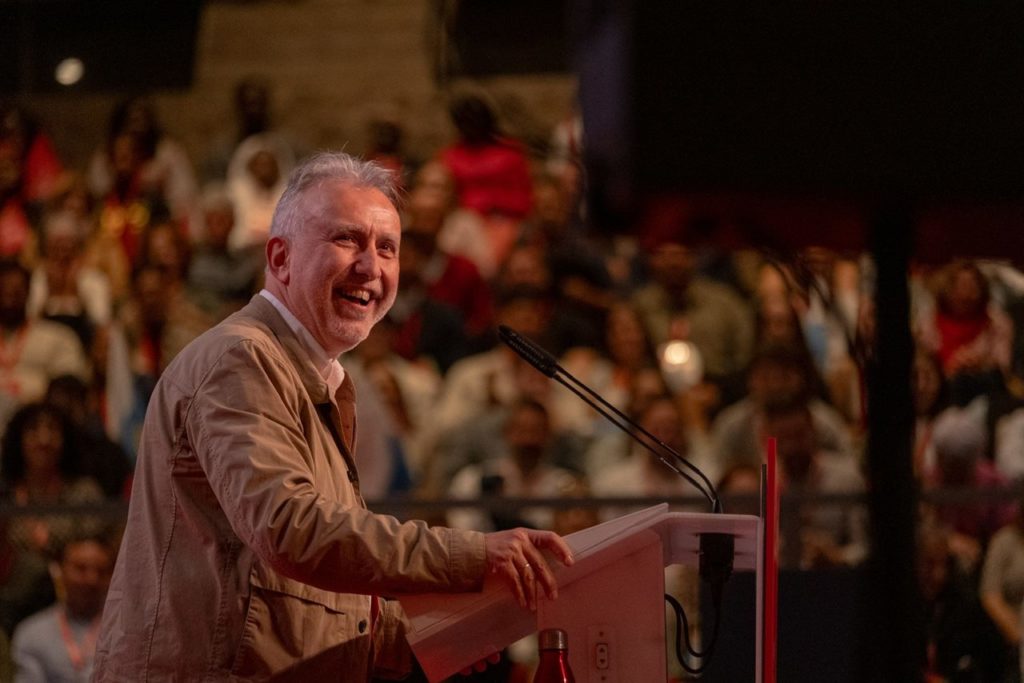 Sánchez, a la nueva Ejecutiva del PSOE canario: "Seamos competitivos y salgamos a ganar en 2027"