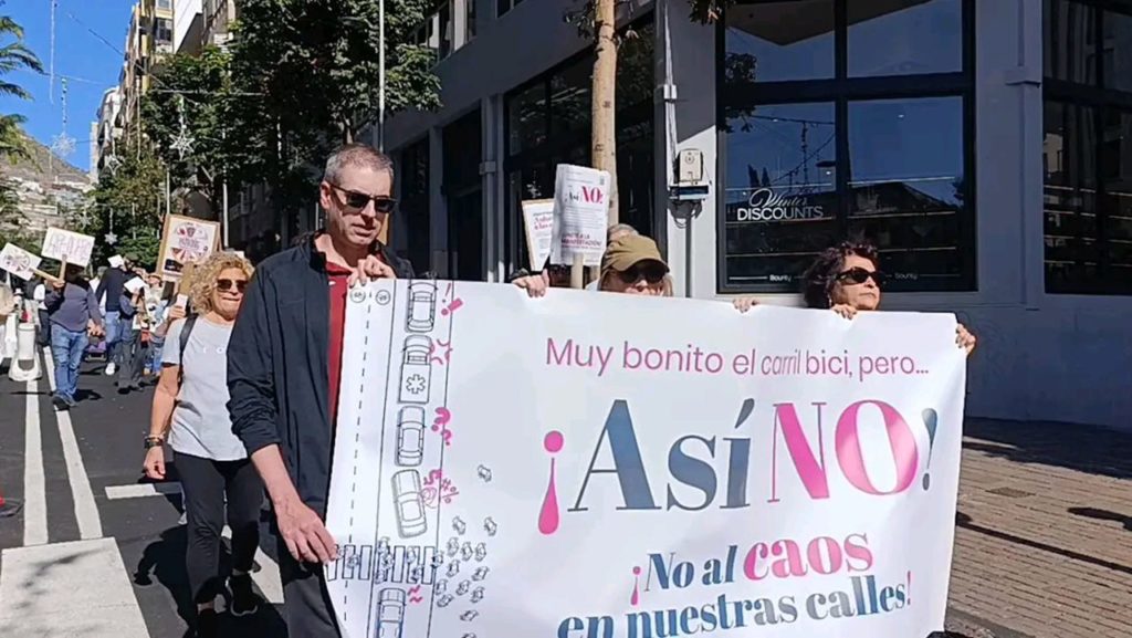 Los manifestantes recorrieron las principales calles del centro urbano. DA