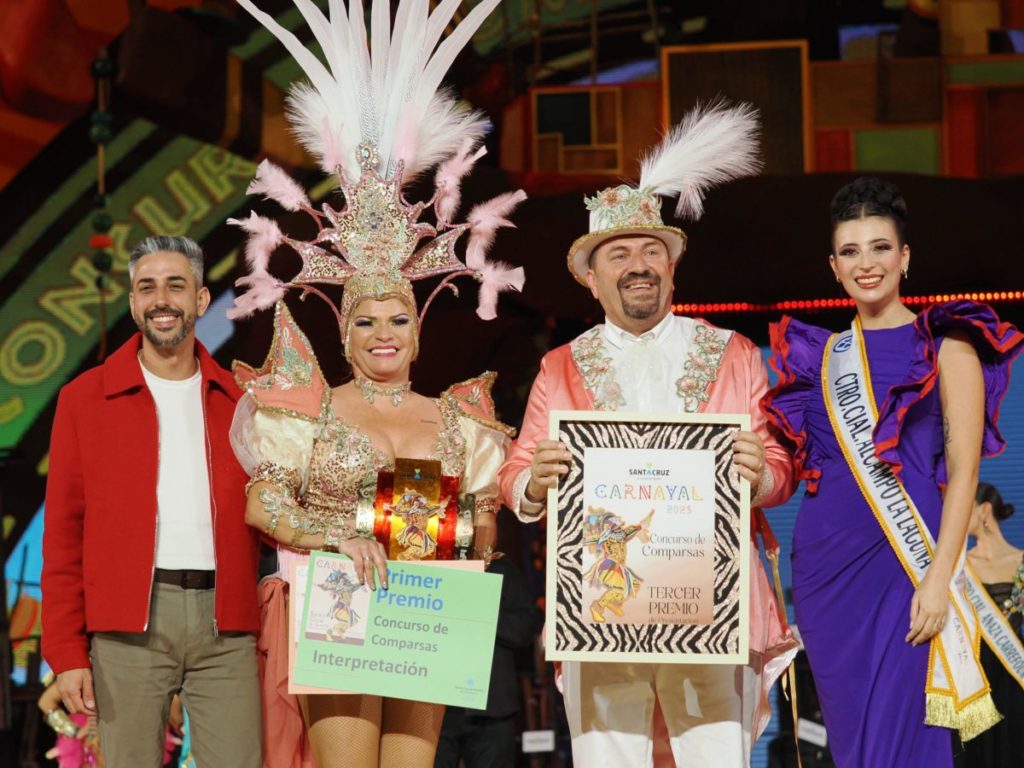Cariocas se alza con el primer premio de Interpretación en el Concurso de Comparsas del Carnaval de Santa Cruz