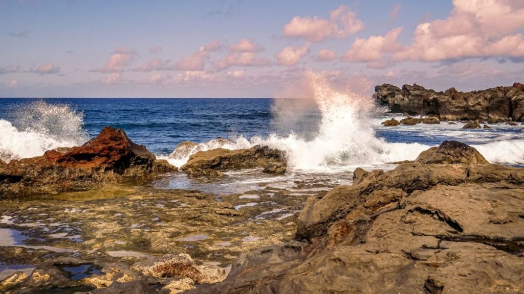 Un nuevo estudio revela "variaciones peculiares" en el nivel del mar en una isla canaria