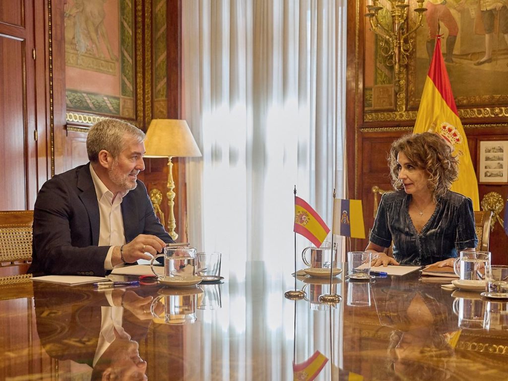 Clavijo y Montero se reunirán el 10 de marzo para abordar la distribución de menores migrantes