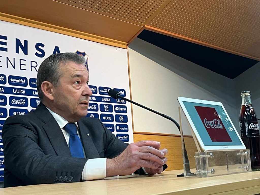 Paulino Rivero dimite como presidente del CD Tenerife
