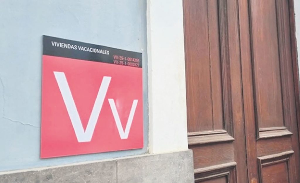 Canarias atiende a 4.328 dependientes más pero la lista de espera crece el 41%