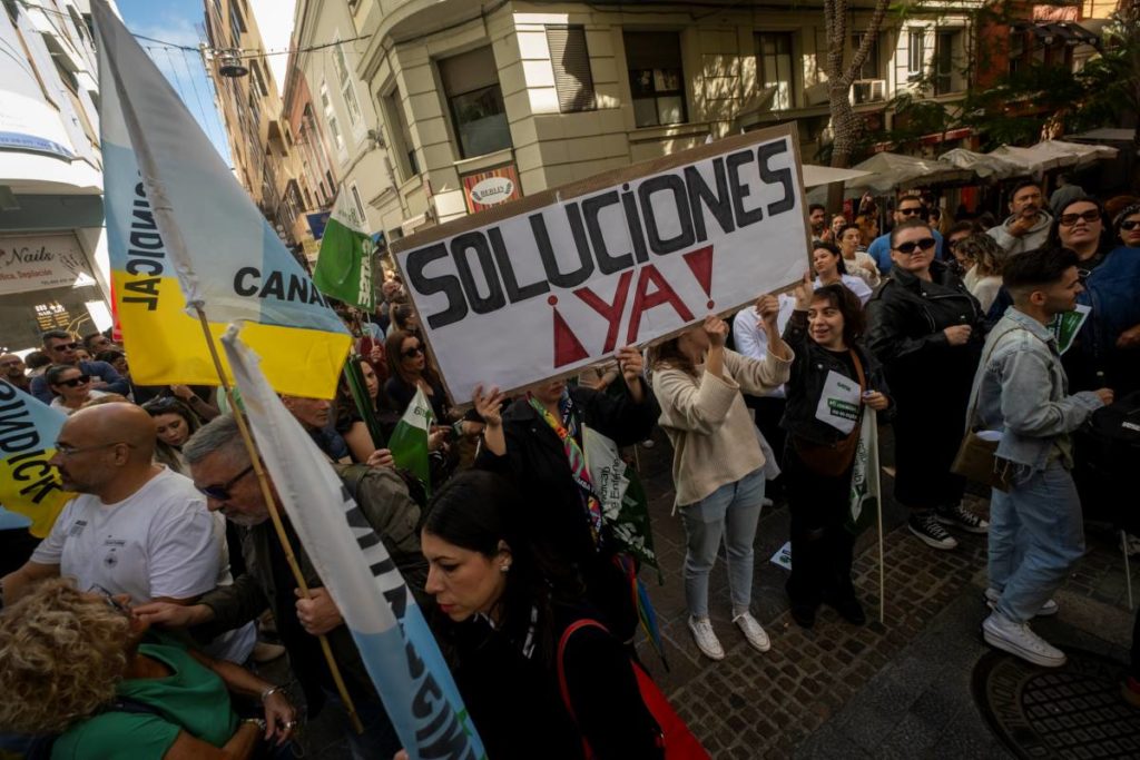 Los sanitarios exigen soluciones ante la situación en Urgencias