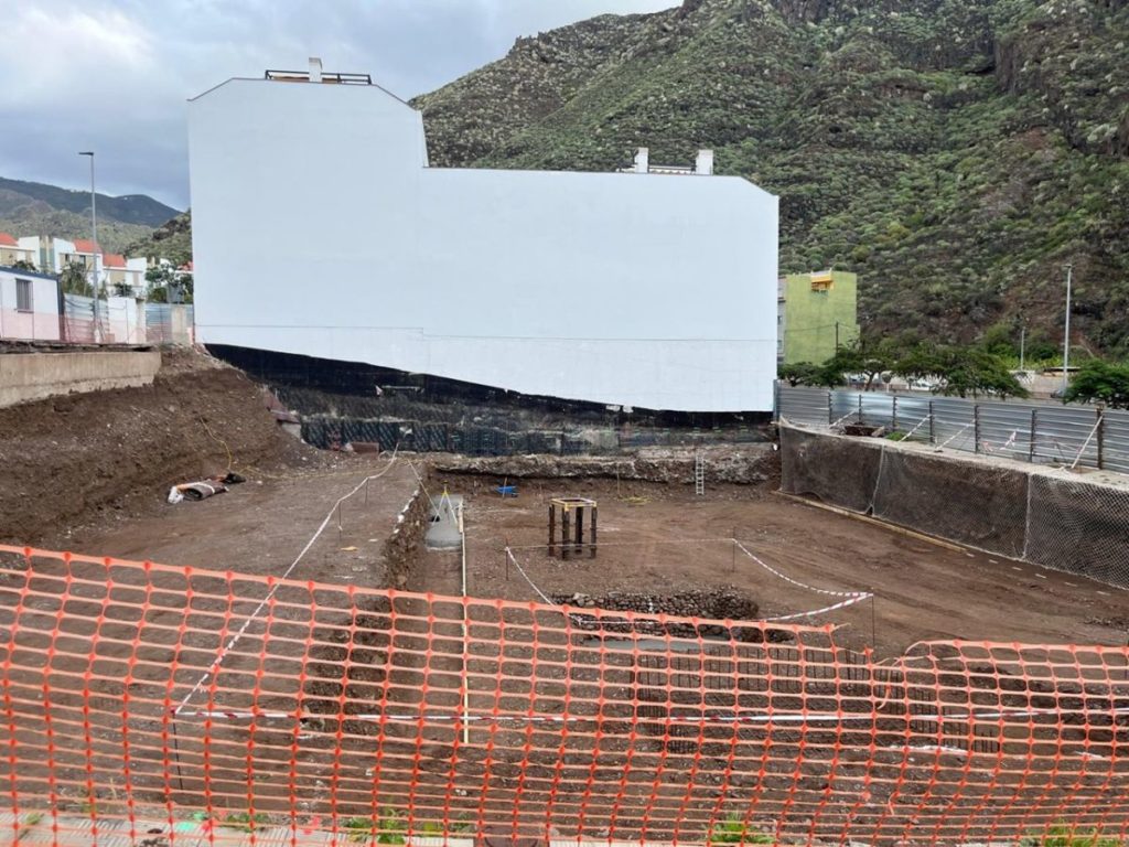 Solar en María Jiménez donde ya se construyen 37 nuevas viviendas públicas en régimen de alquiler. DA