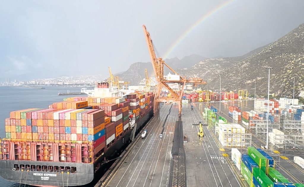 Hapag Lloyd elige Tenerife para sus trasbordos internacionales