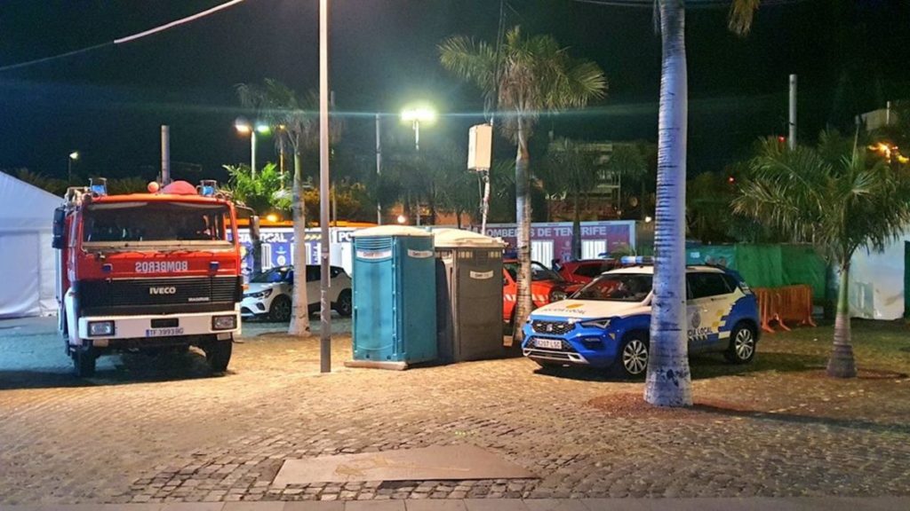 El primer sábado de Carnaval de Santa Cruz en la calle acaba con varias reyertas y más de un centenar de asistencias sanitarias