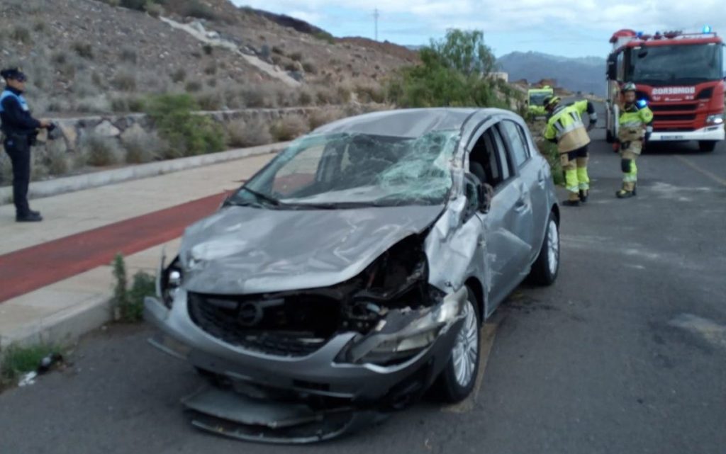 Aparatoso accidente en Tenerife. 112