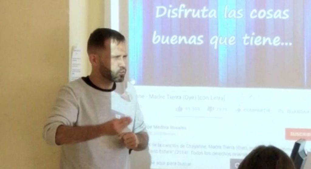 Un docente sordo en Canarias denuncia su despido