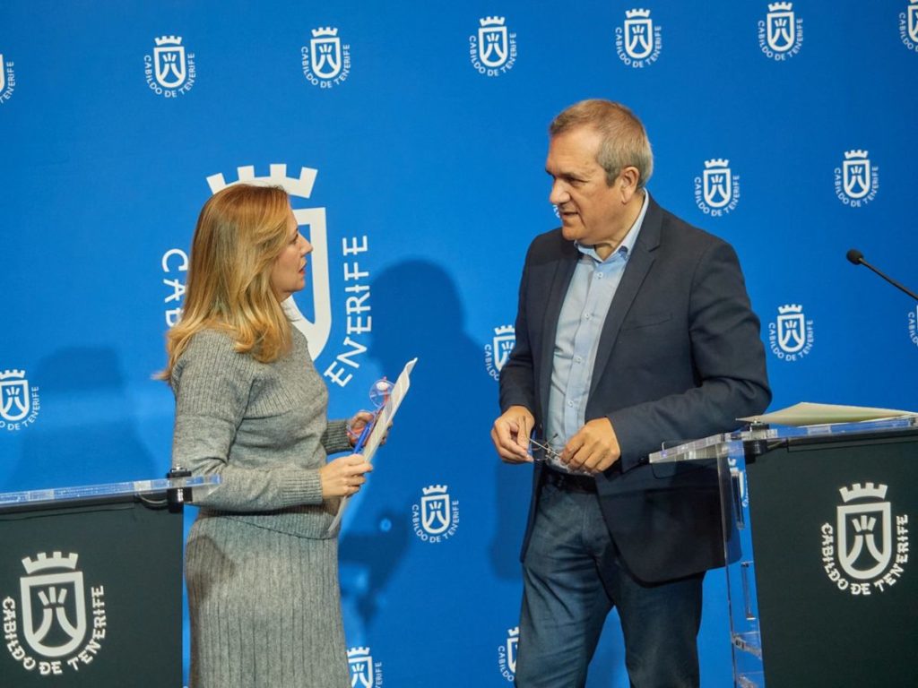 La presidenta del Cabildo y el consejero de Sector Primario, ayer. DA
