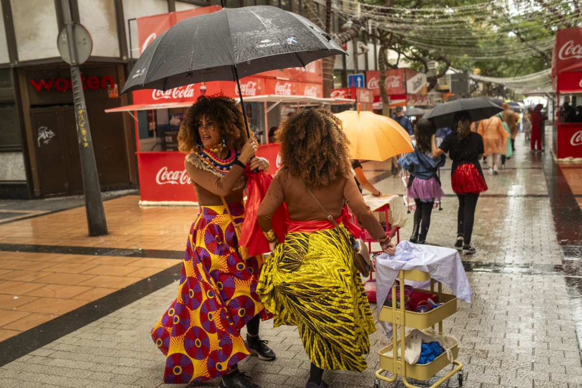 La Aemet activa el aviso amarillo para el primer día de fiesta en la calle