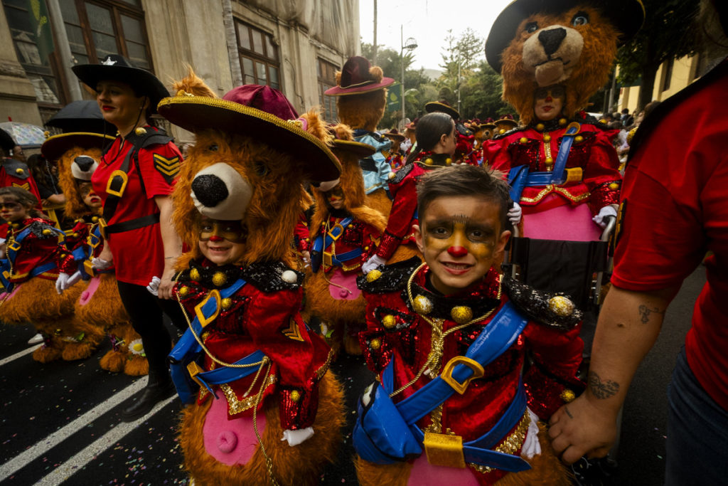 Los peques disfrutan de su coso